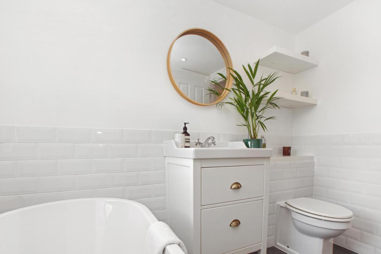Bright, Stylish & Cosy 3-Bed Flat Near Mile End Apartment ลอนดอน ภายนอก รูปภาพ