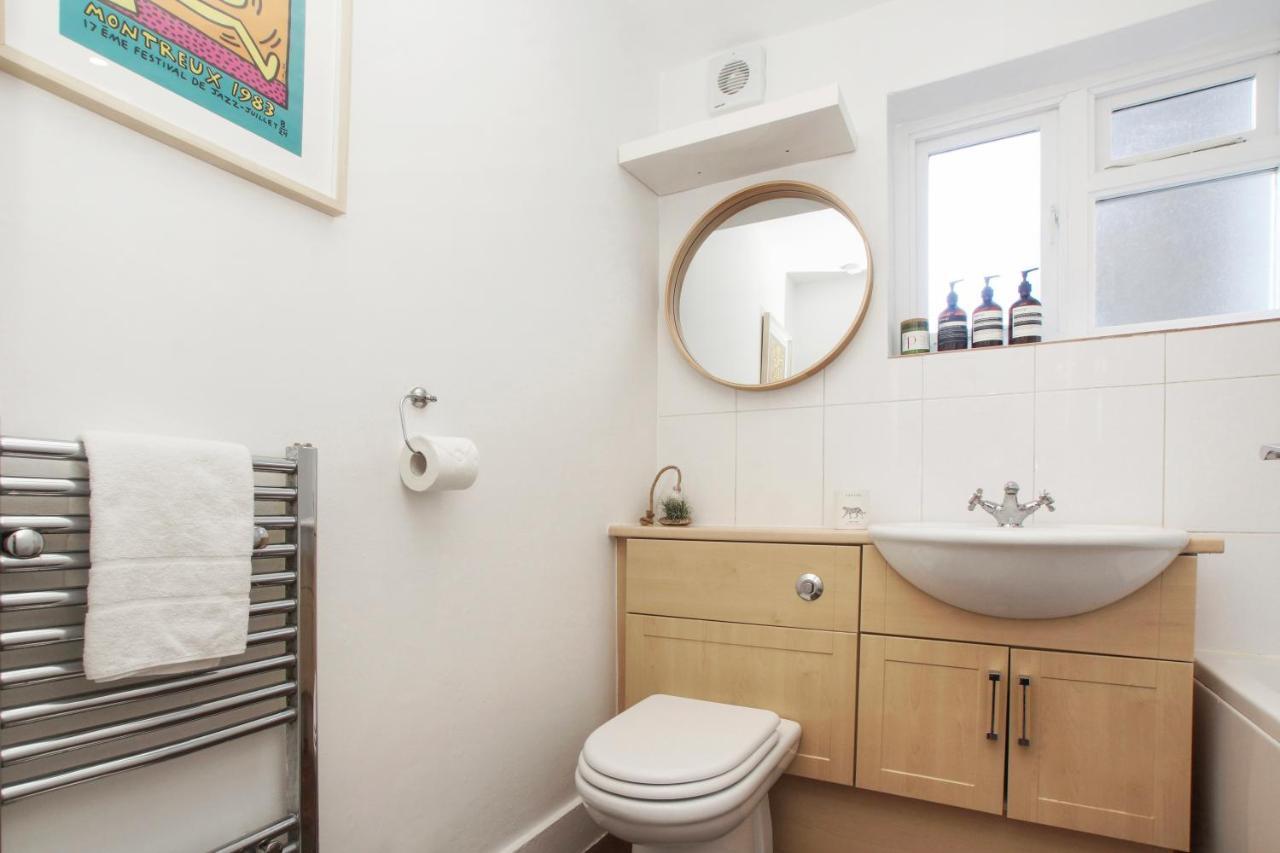 Bright, Stylish & Cosy 3-Bed Flat Near Mile End Apartment ลอนดอน ภายนอก รูปภาพ